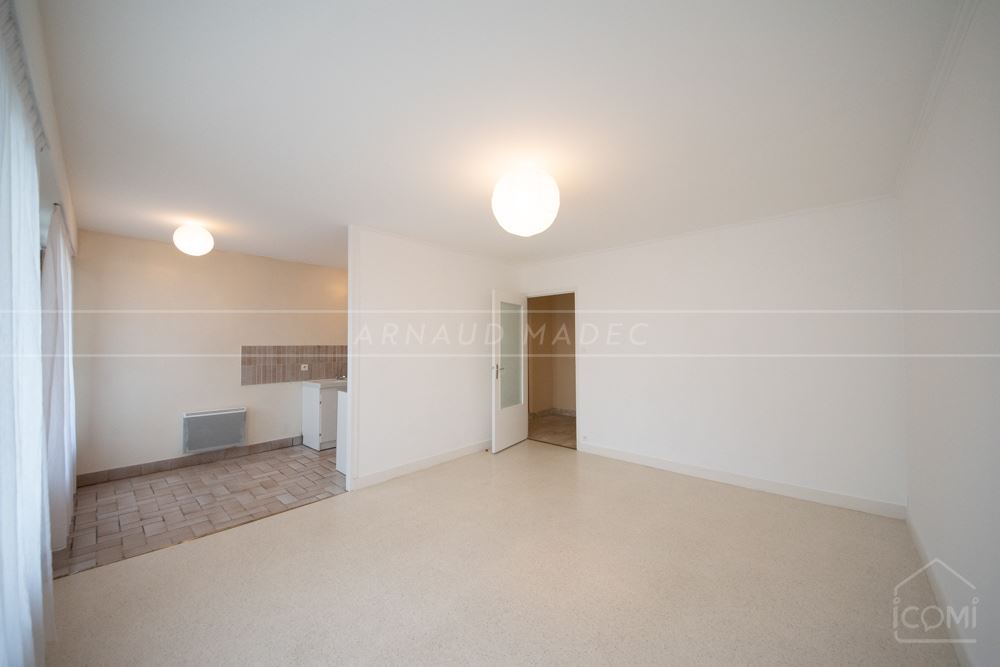 APPARTEMENT T2 DE STANDING - ASCENSEUR - BALCON - PARKING - RESIDENCE RECHERCHEE - RARE photo 3